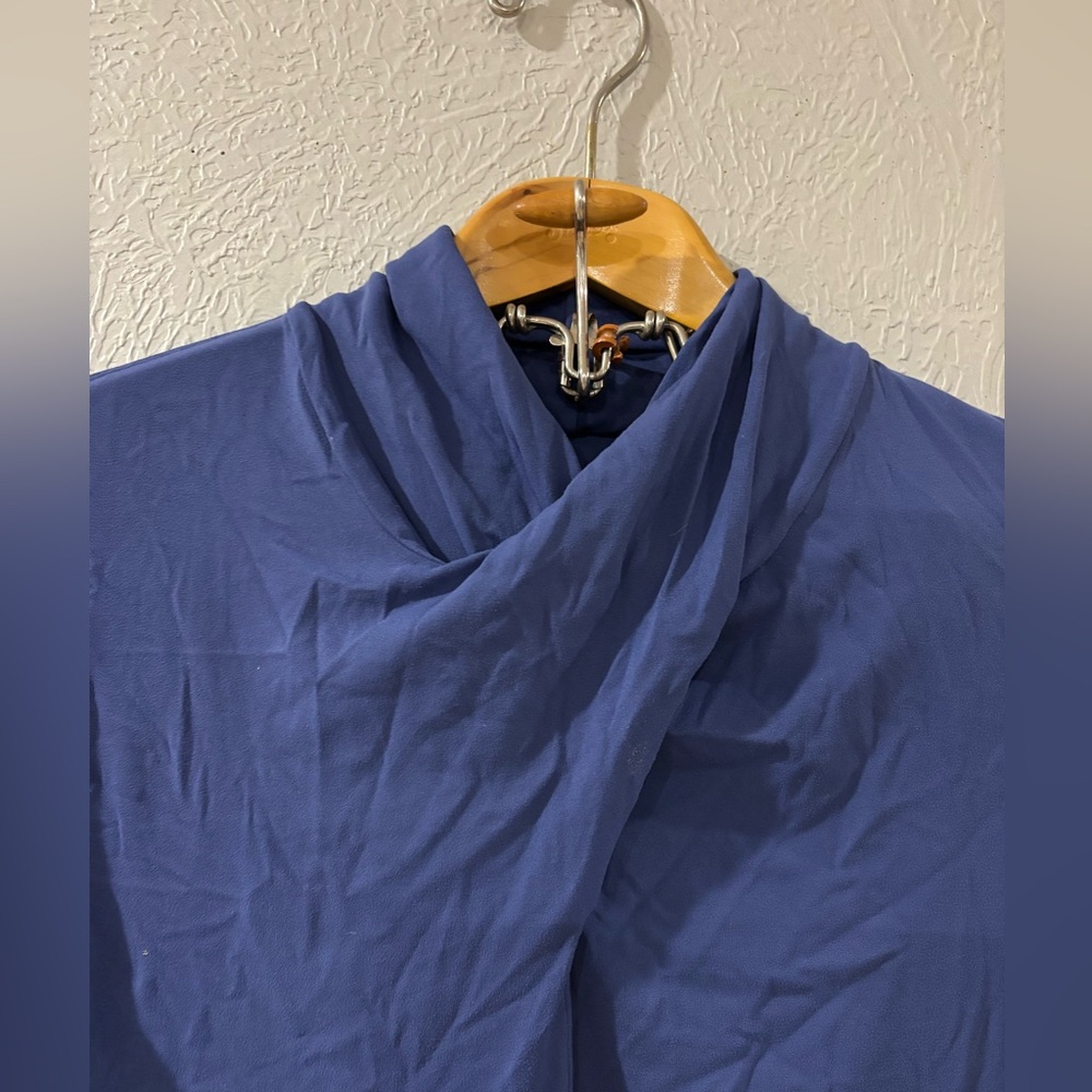 Lululemon Ethereal Nulu Long Sleeve in Gatsby Blue with thumb holes size Med - Picture 4 of 7